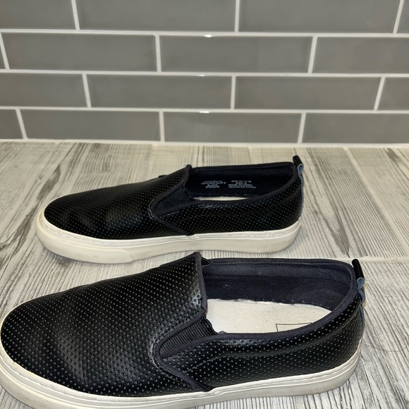 2/$15 Gap black leather sneaker size 8 - Picture 4 of 6